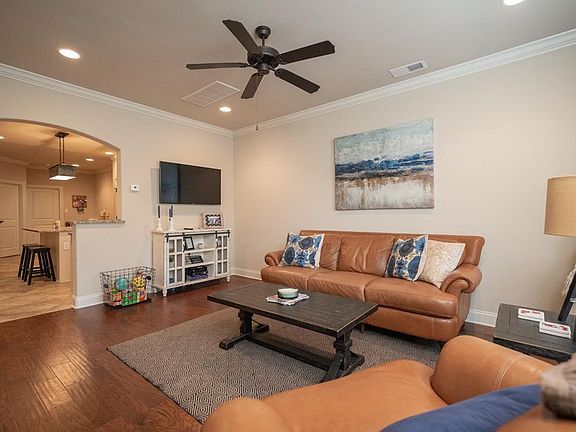 5th image of 103 Farm View Dr #902