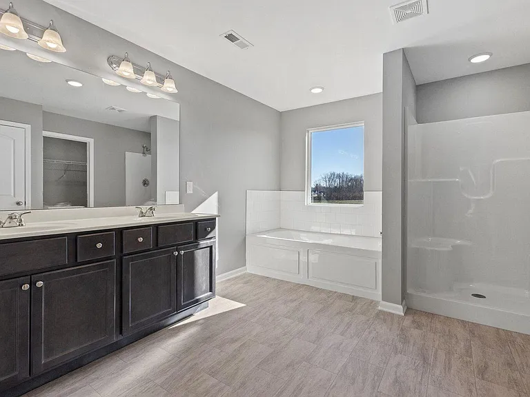 186 Oxford Landing Dr — Photo 11