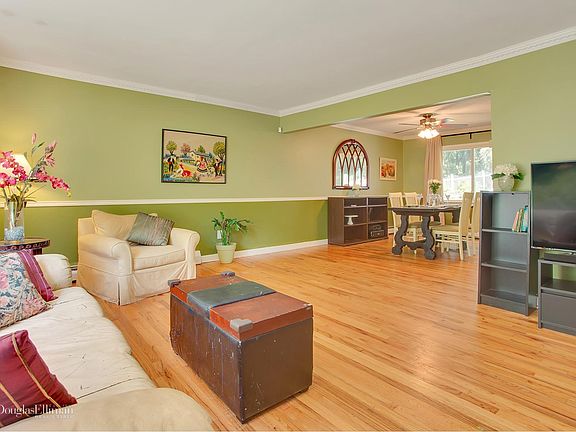 3rd image of 66 Catherine St