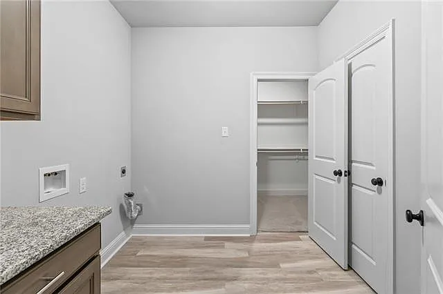 736 Jackson Ct — Photo 17