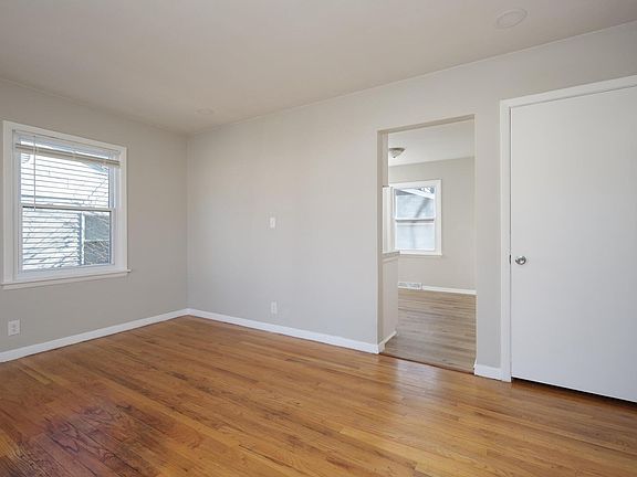 4th image of 3119 W 67th St