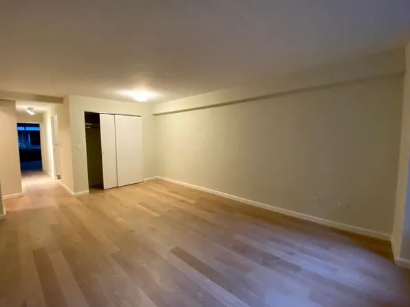 340 East 51st Street image 3 of 7