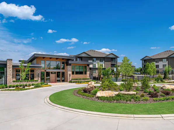 Town Triangle Crossing