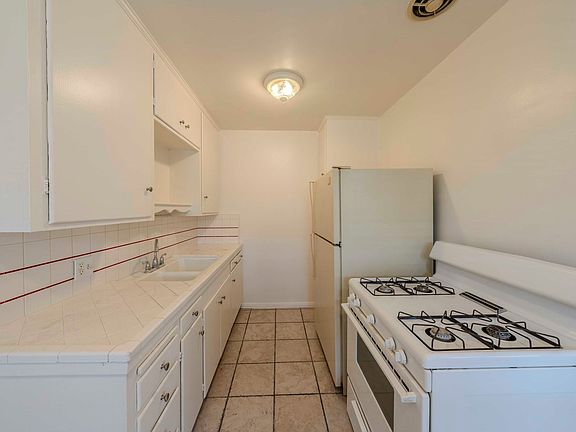 5th image of 2045 Pine Ave APT 7