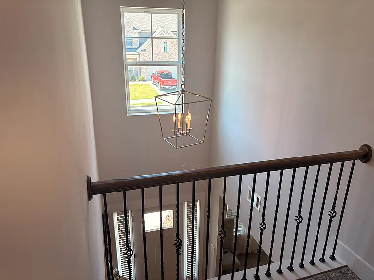 370 Crestbrook Ln — Photo 18