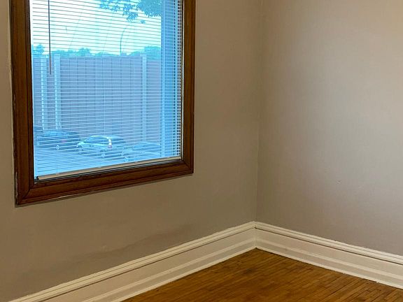 4th image of 2123 5th Ave S #2