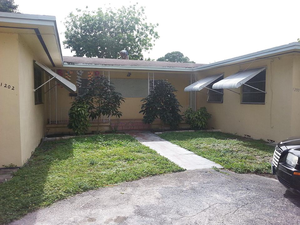 1st image of 1200 NE 151st St