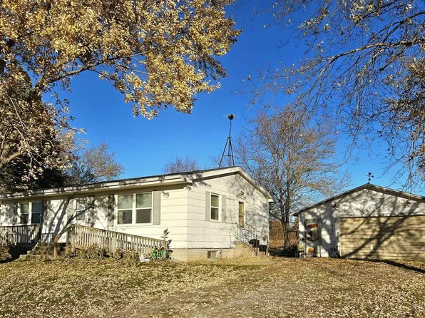 1093 Ocean Ave, Moscow, IA 52760