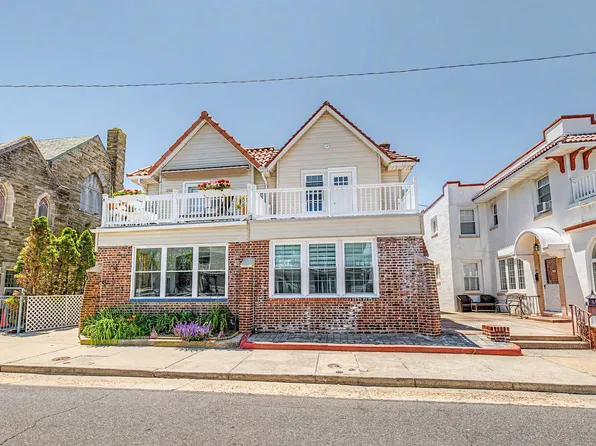 22 S Avolyn Ave, Ventnor City, NJ 08406