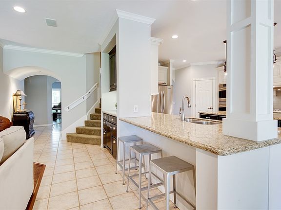 5th image of 2108 Maplewood Ct