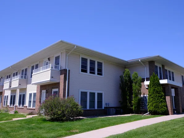 2329 Bristol Dr Unit 102, Ames, IA 50010