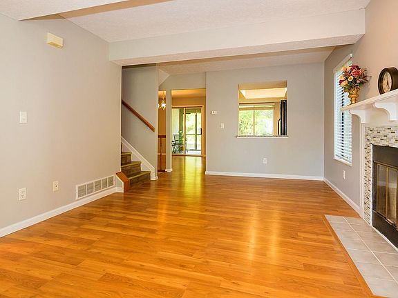 3rd image of 6297 Tara Hill Dr