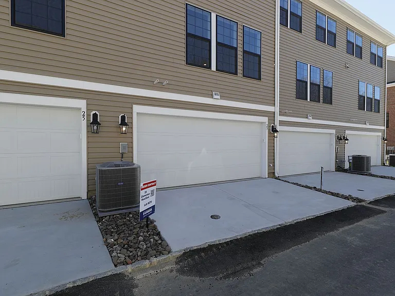 23 Clementon Rd E — Photo 7