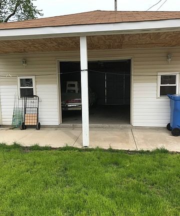 4th image of 2211 N Laramie Ave