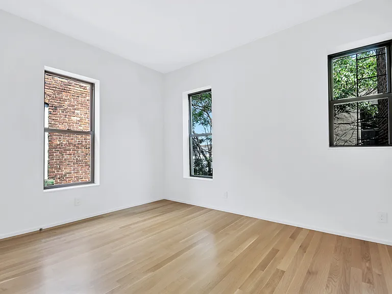 562 Morgan Ave #2 — Photo 4