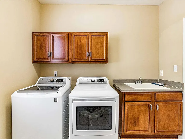 414 Rensford Pl — Photo 13