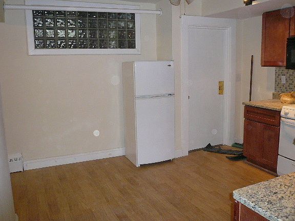 3rd image of 1064 Beacon St APT D