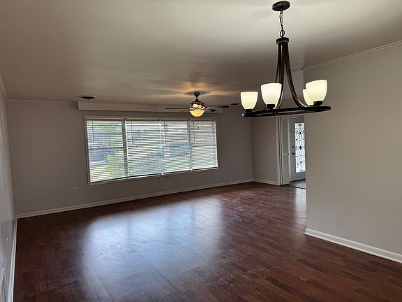 4th image of 327 Quelqueshue St