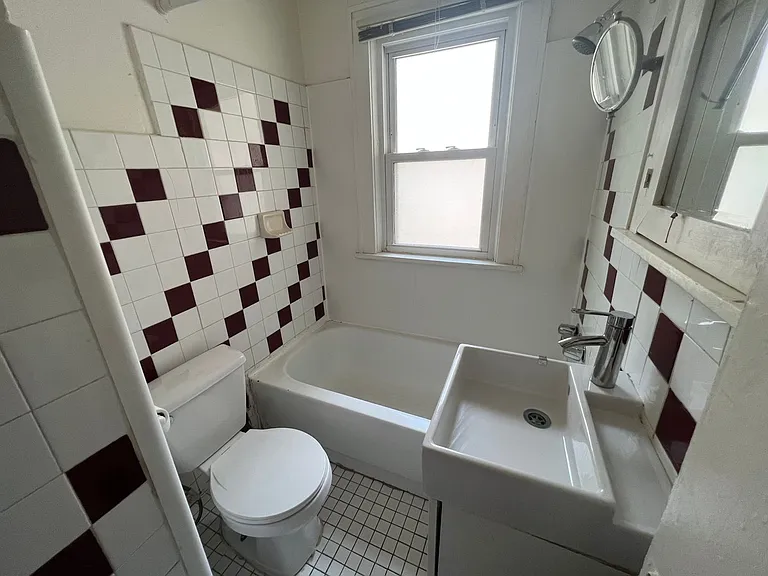 240 Irving Ave North — Photo 7