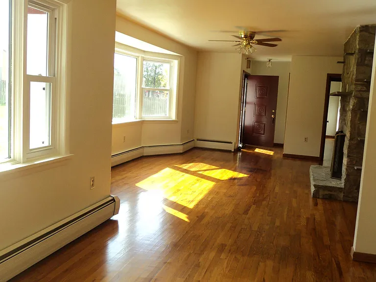 403 W Uwchlan Ave — Photo 7