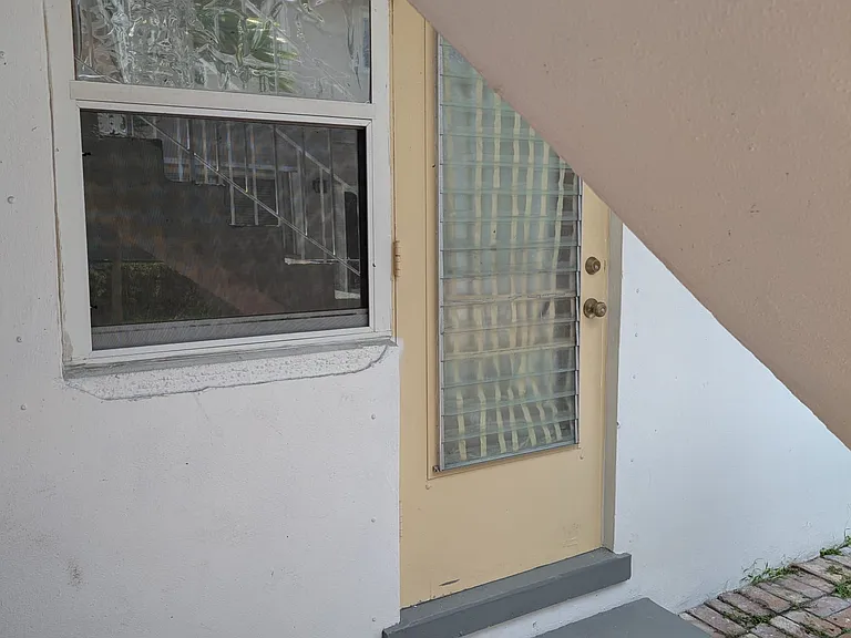 225 Salamanca Ave #2 — Photo 3