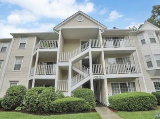 160 Linden St, Mahwah, NJ 07430