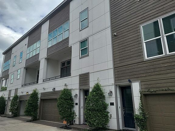 2nd image of 9620 Riddlewood Ln