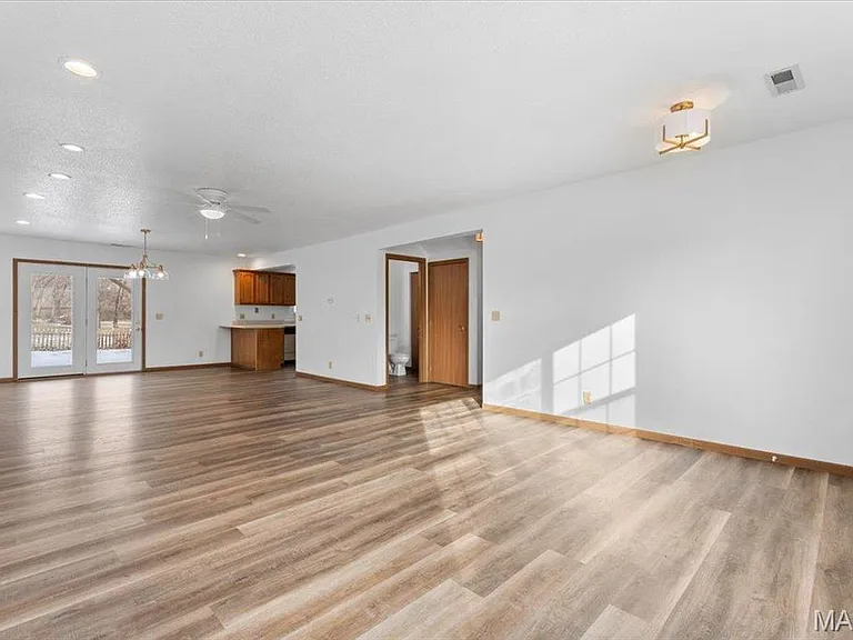 134 Clinton Hill Dr — Photo 4