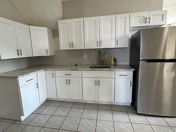 3rd image of 73-79 School St #3
