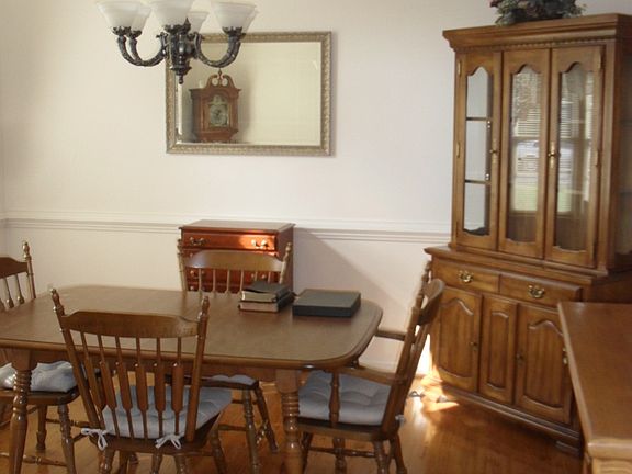 4th image of 6211 Pettit Ave