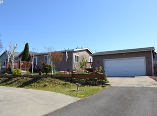 451 SE Tokay St, Winston, OR 97496