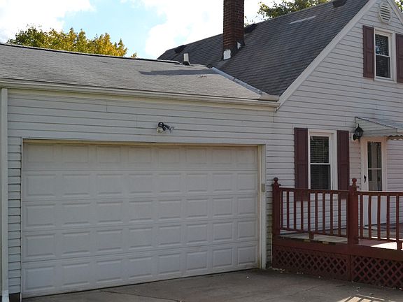 3rd image of 60 Vista Dr