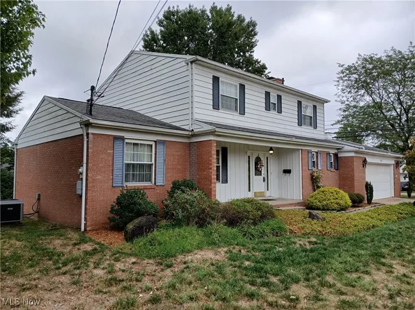 1562 Gene St, Belpre, OH 45714