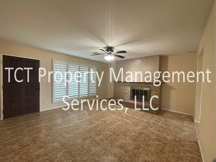 3 bed, 2.0 bath, 1528 sqft, $2,295 — Photo 2