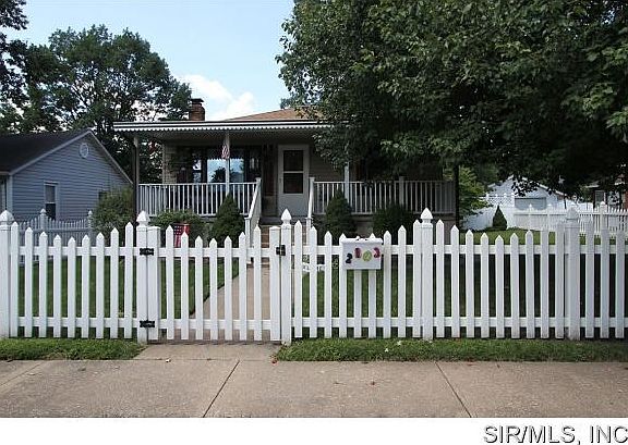 2nd image of 2803 Warren Ave