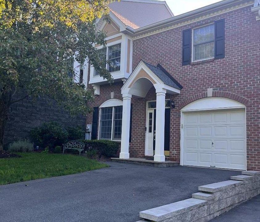1st image of 90 Summer Hill Rd #90