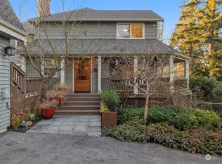 8233 NE 166th St, Kenmore, WA 98028