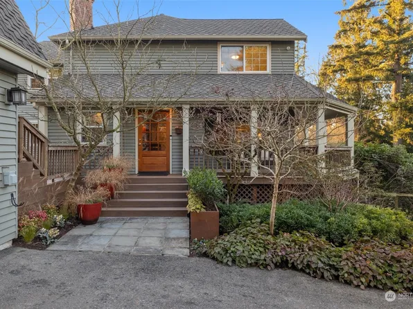 8233 NE 166th Street, Kenmore, WA 98028