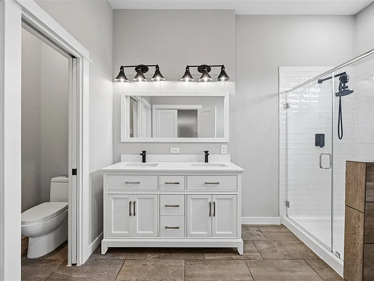 6723 Parker Oaks Ln — Photo 10