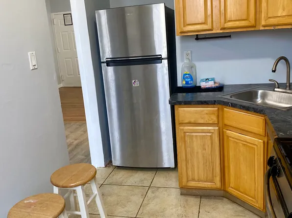 (undisclosed Address), Ridgewood, NY 11385