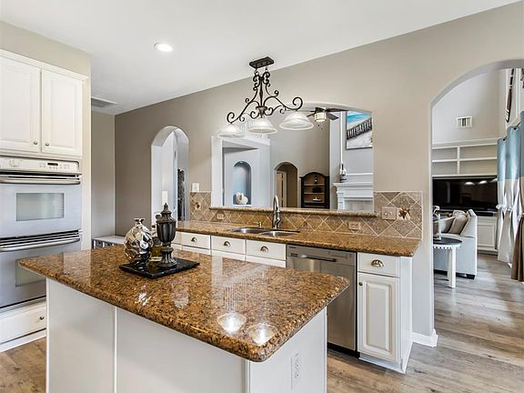 4th image of 508 Seaborough Ln