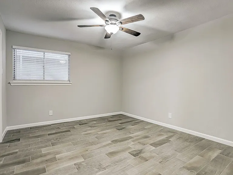 TLP Hawthorne — Photo 18