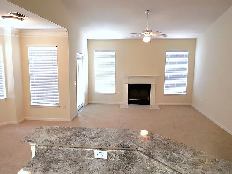 18124 Villa Creek Dr — Photo 7