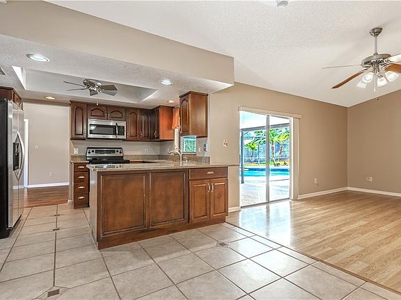 5th image of 8144 Wellsmere Cir