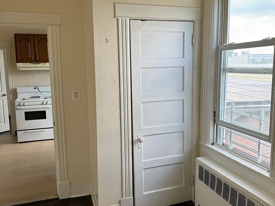 2nd image of 125 Webster Ave APT 3