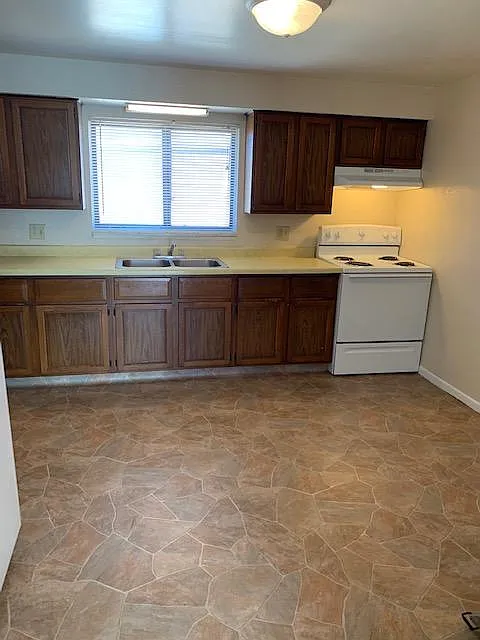 2 bed, $1,200 — Photo 1