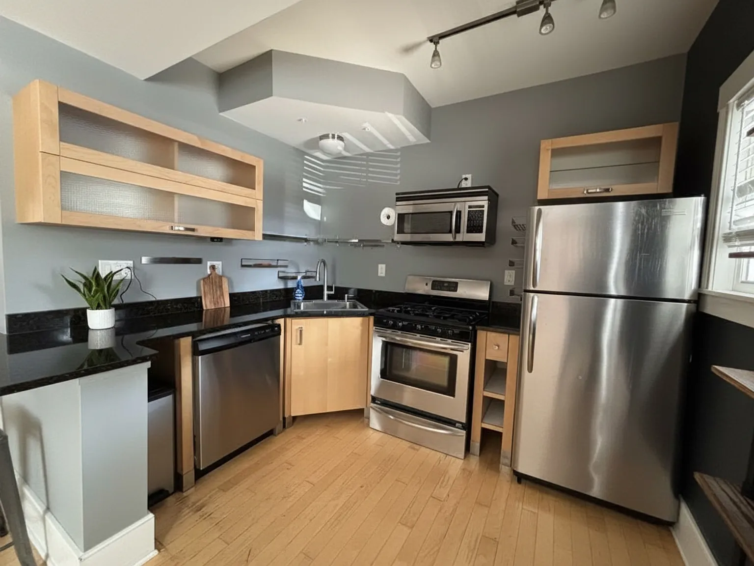1 bed, 669 sqft, $2,350 — Photo 2