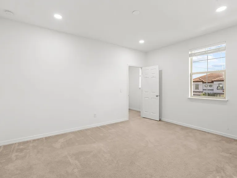 14978 Fells Ln #14978 — Photo 37