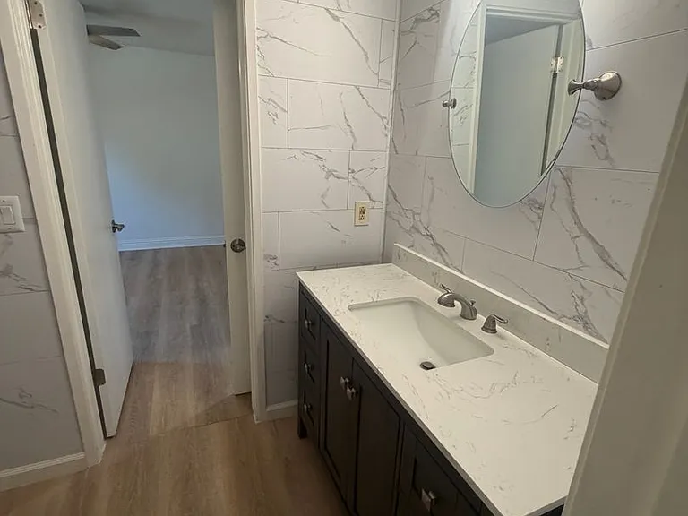 2568 Mayfair Ct — Photo 9