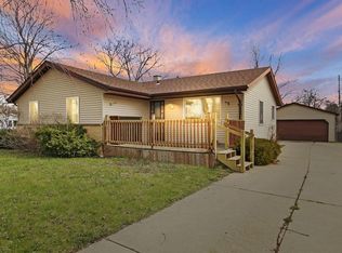 6943 Middle Rd, Racine, WI 53402